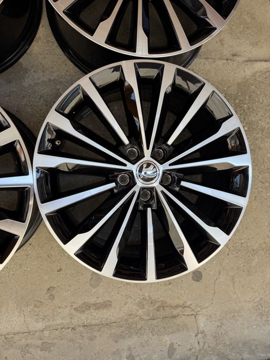 Jante Aliaj originale Skoda Octavia Superb – 18 inch – 3VD601025D – 8Jx18 ET44 – 5x112