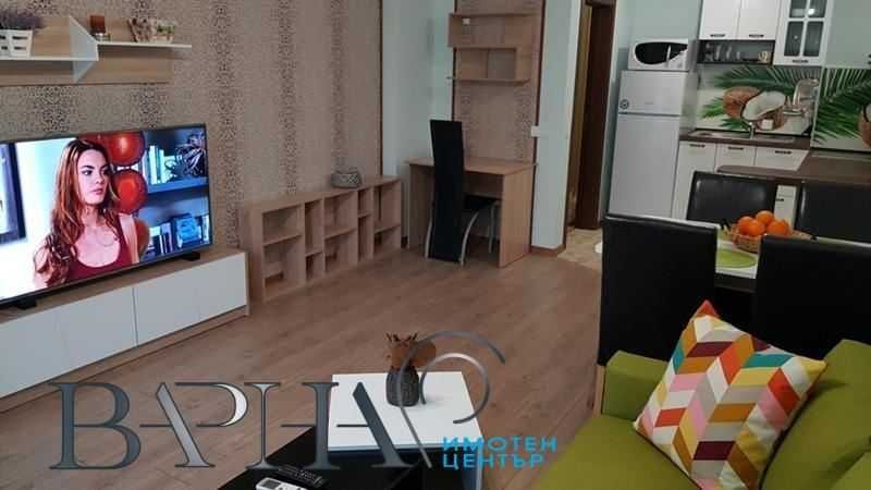 Дава се под наем Двустаен апартамент в Варна, Център - 55 кв.м за 459 € - Снимка #3