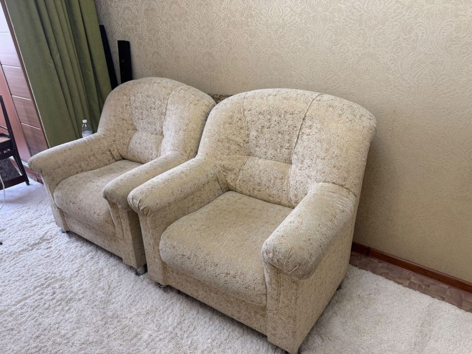 Кресло в гостиную б/у