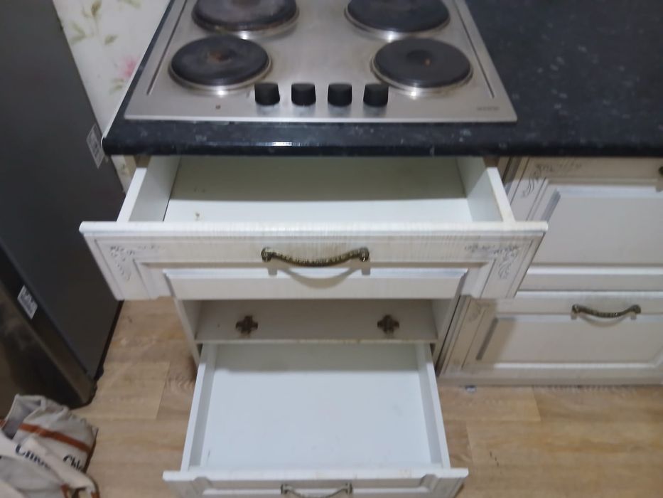 Продам кухонный гарнитур есть доставка
