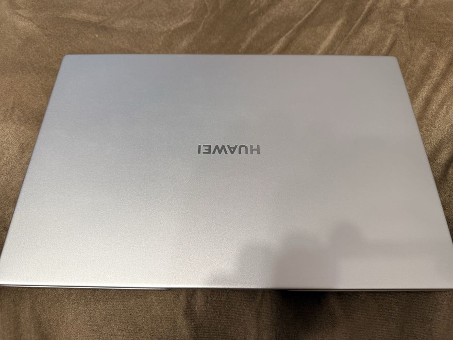 Продавам лаптоп Huawei MateBook D 15