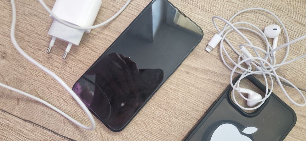 Vand iPhone 13 Midnight nou 128GB