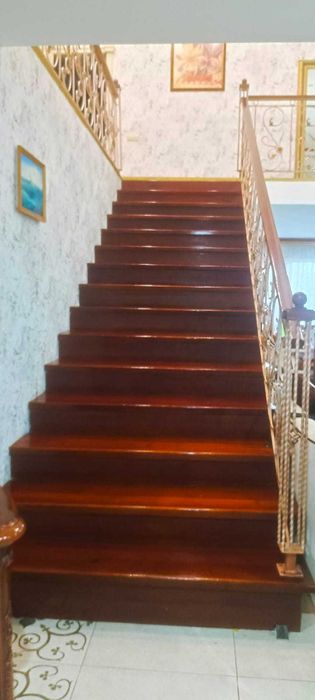 Продам дом, с большой территорией