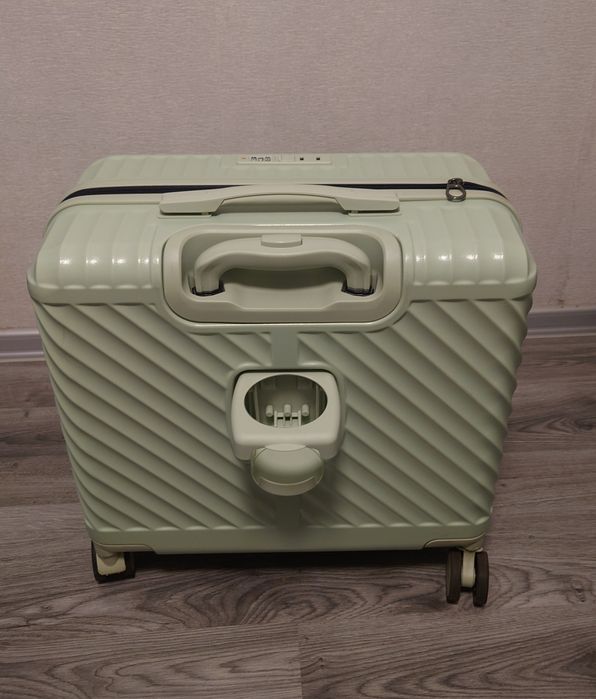 Твърди куфари 45см, 65см и 76см