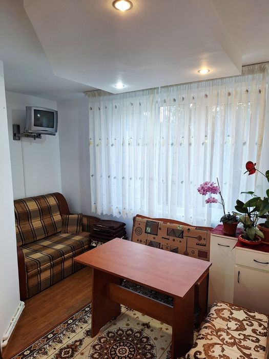 Închiriez apartament