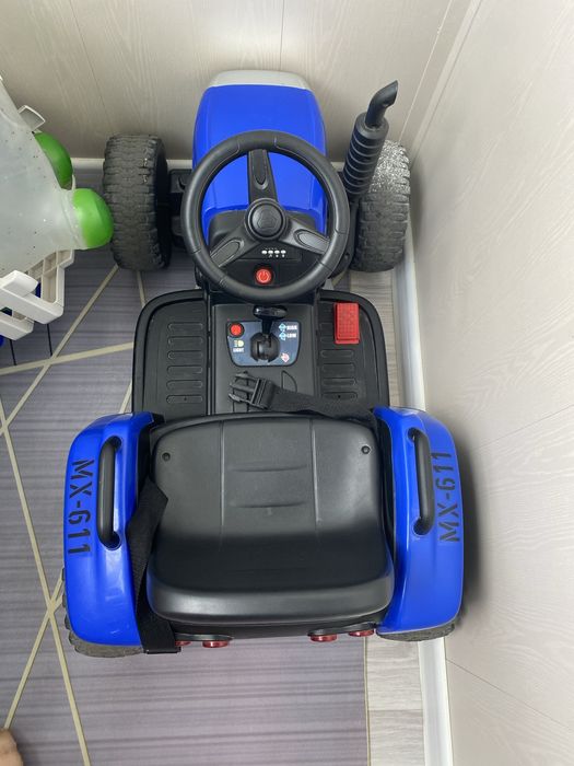 Трактор детский