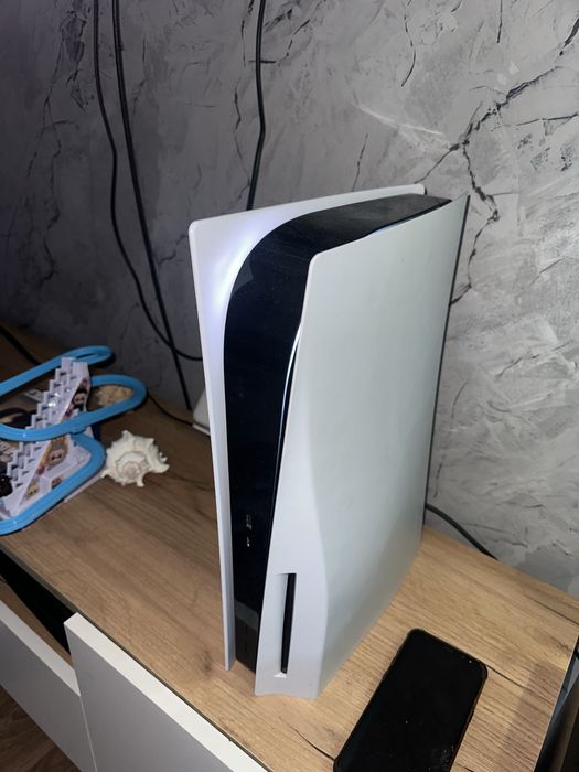 Продам Play Station 5 PS5