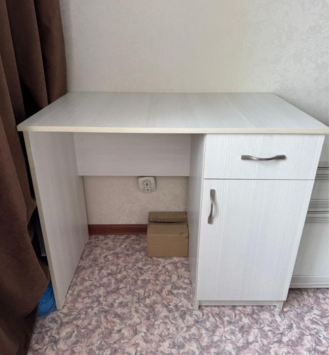 Продам письменный стол