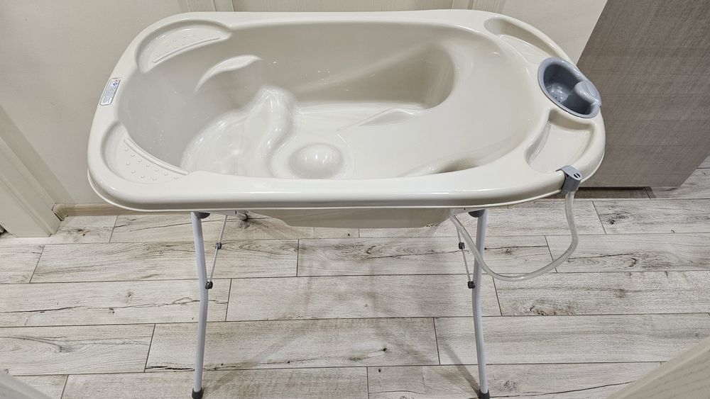 Голяма вана за бебе със стойка Jane