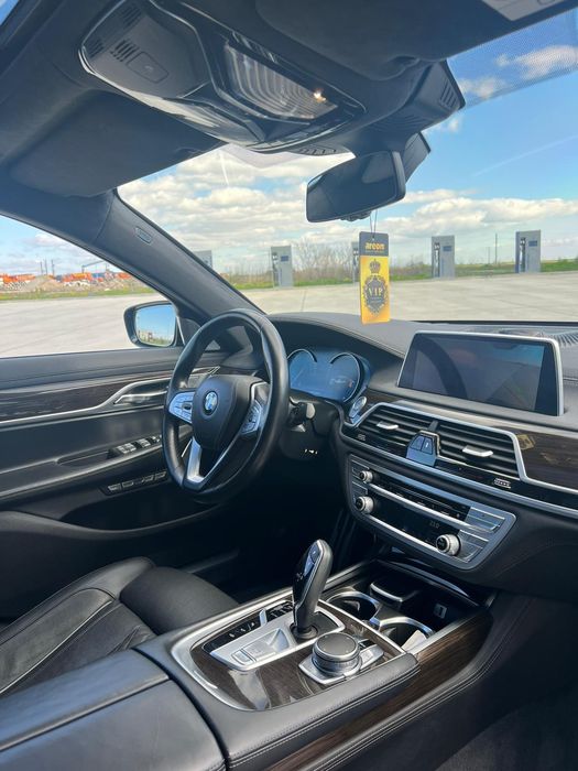 Bmw 740LD B&W / Sky lounge / Laser