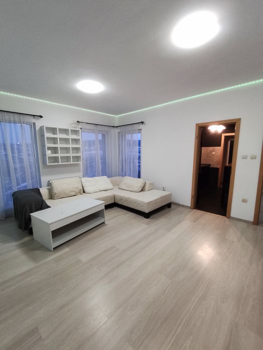 Închiriez apartament cu doua camere