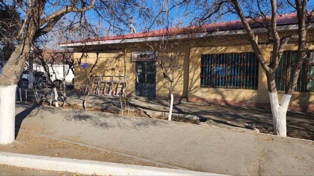 Navoiy Katta yo'lni ustida 5 so'tix joy sotiladi kelishilgan NARXDA !