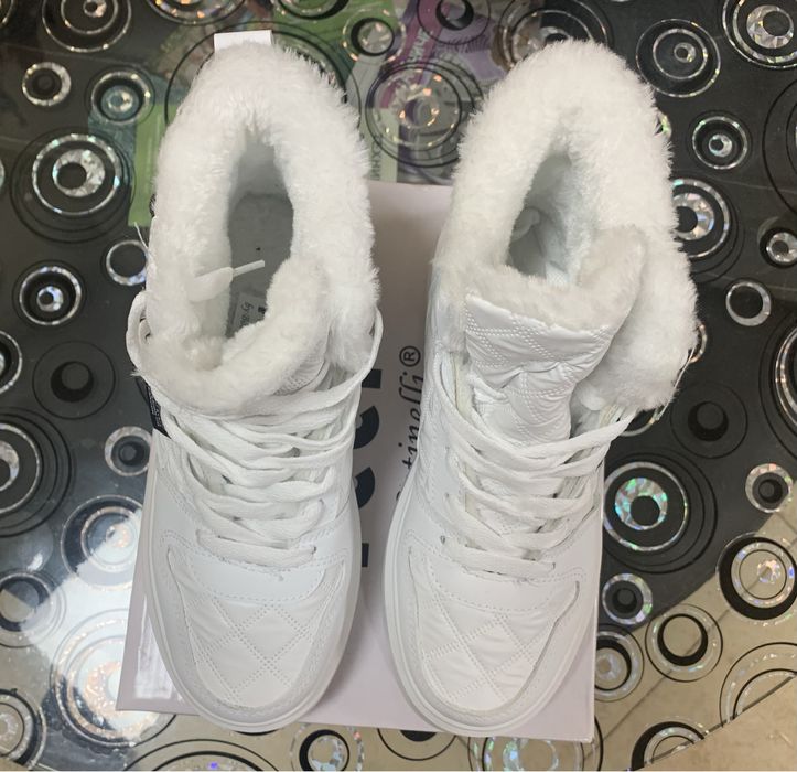 Дамски боти с пух