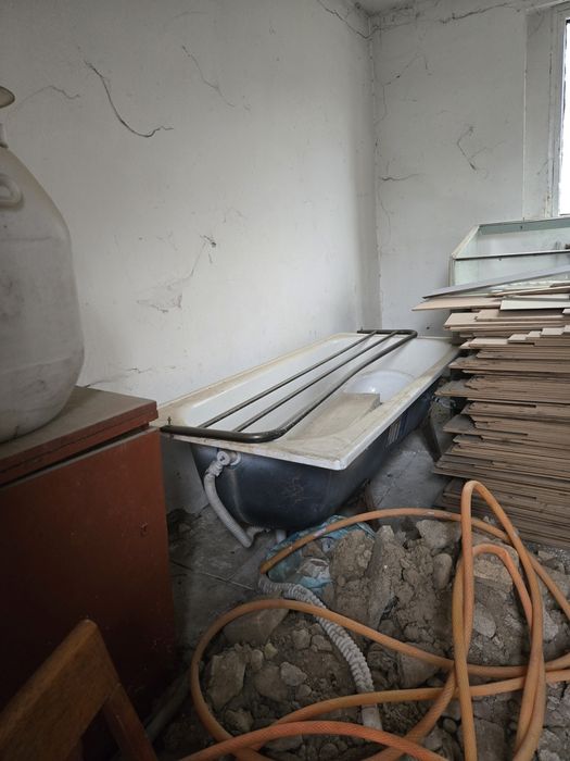 Продам чугунную ванну бу