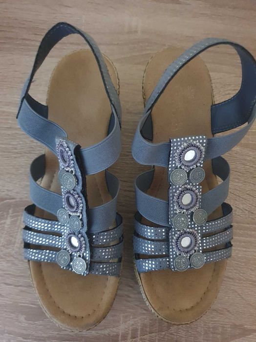 Vand sandale cu toc Rieker
