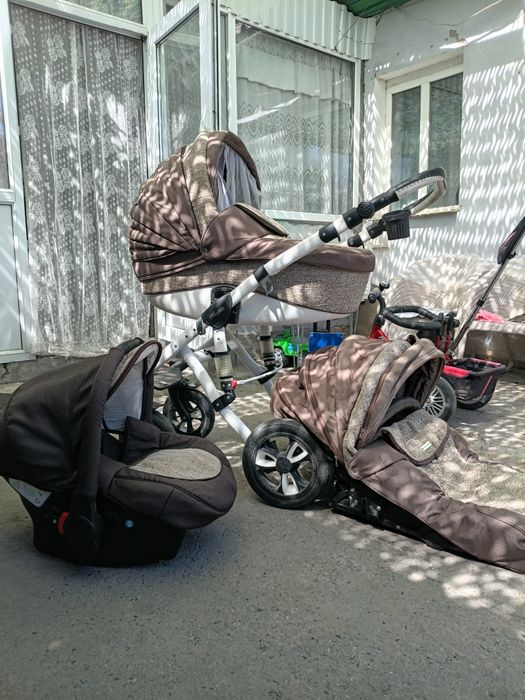 Продам детскую коляску