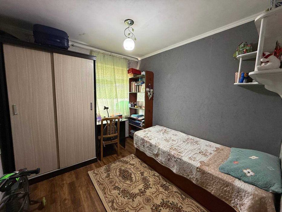 СРОЧНО !! Продается квартира в Яшнабаде 1/3/4 ( 40 кв/м ) Дубовая