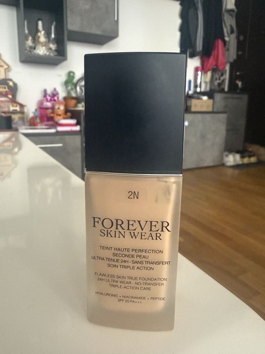 Dior forever skin wear фондьотен