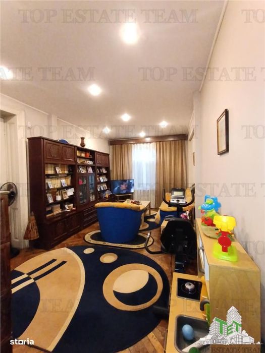 Vila cu aspect de conac in centrul Ploiestiului, ideala pentru locuint