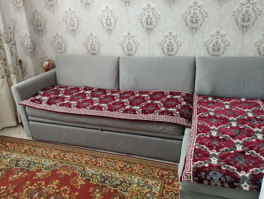 Продам диван угловой.