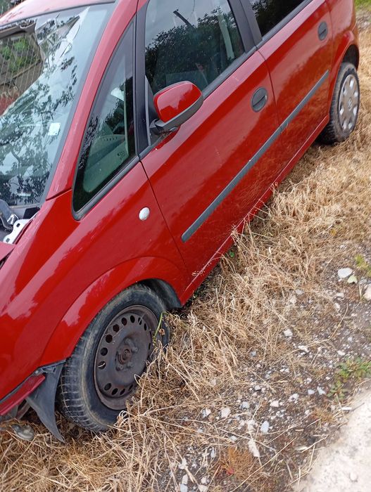 Опел Мерива катастрофирал за части 1.7 DTİ / 100ps