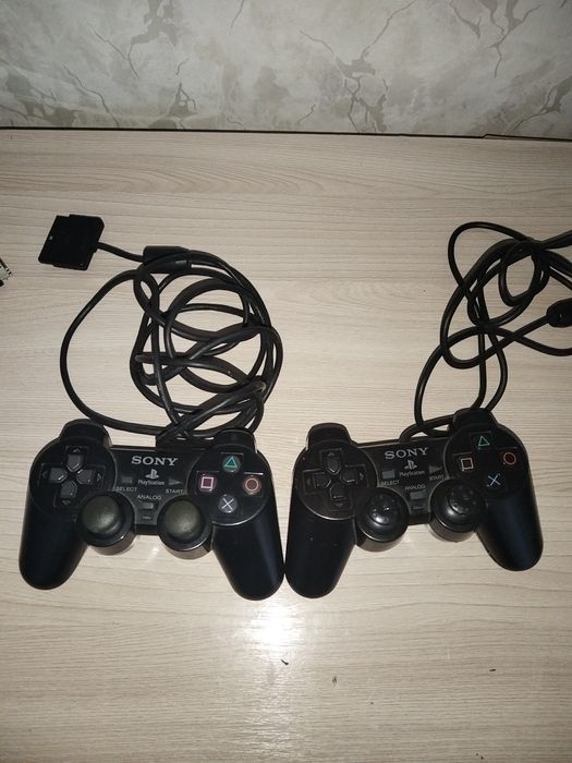 Продам playstation 2 + 64 mb memory card