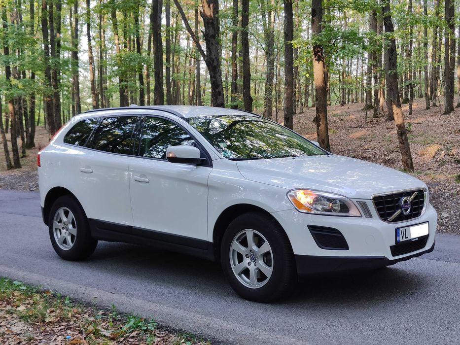 Volvo XC60 4x4 - Diesel ( Driv-e )  , Euro 5 - 2012 - Impecabil .