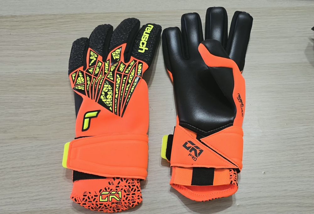 Manusi portar fotbal