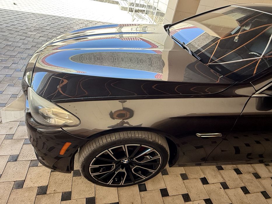 Бампер на Бмв r10 комплект оригинан