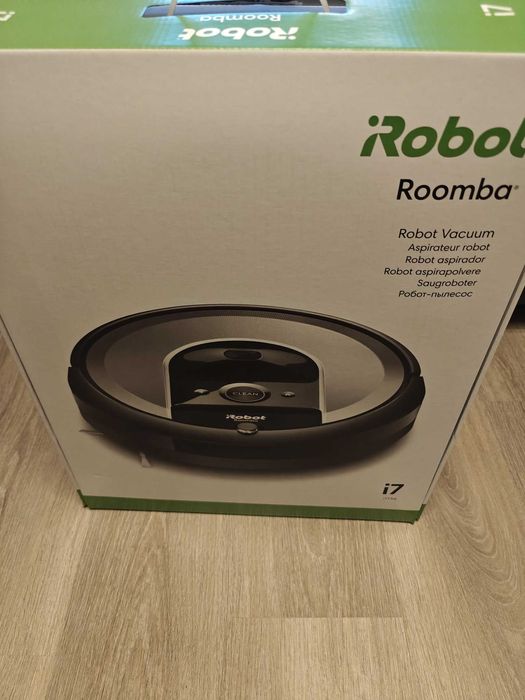iRobot Roomba i7 (i7156) cu filtre si accesorii