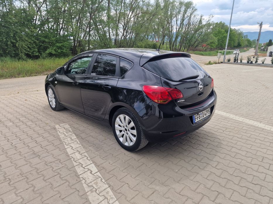 Opel Astra J 1.7 CDTI, 110 CP