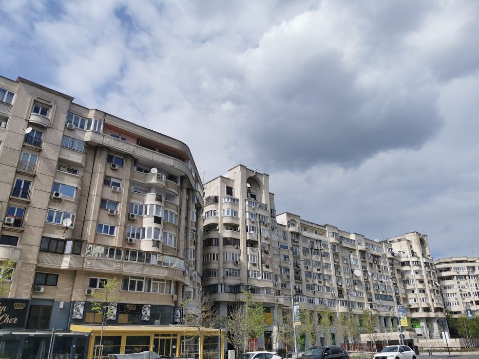 Apartament 3 camere  Bl. Decebal 97mp