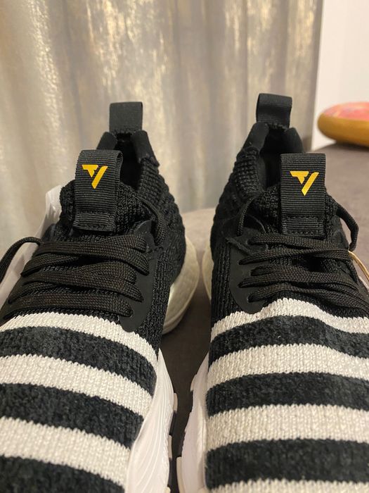 Adidas Pantofi sport unisex Trae Young 2 Super Villain