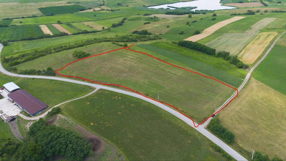 Teren extravilan 18.200 mp (1,82 ha) cu deschidere mare la asfalt
