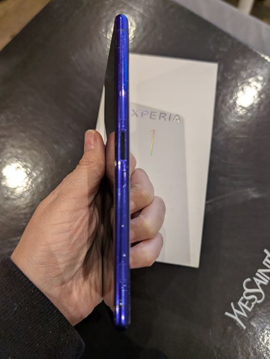 Телефон Sony Xperia 1