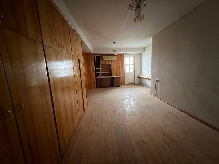 Дархан нежилое офисное помещение 124m2 сторона Акай Сити срочно!