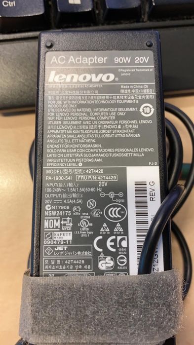 Vand Cablu Securitate Lenovo Kensington + incarcator Lenovo ieftin