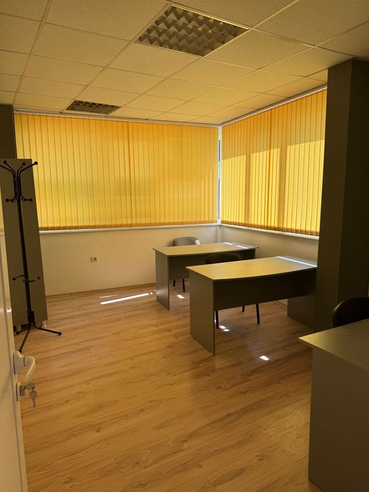 Дава се под наем Офис в София, Дружба 2 - 100 кв.м за 750 € - Снимка #2