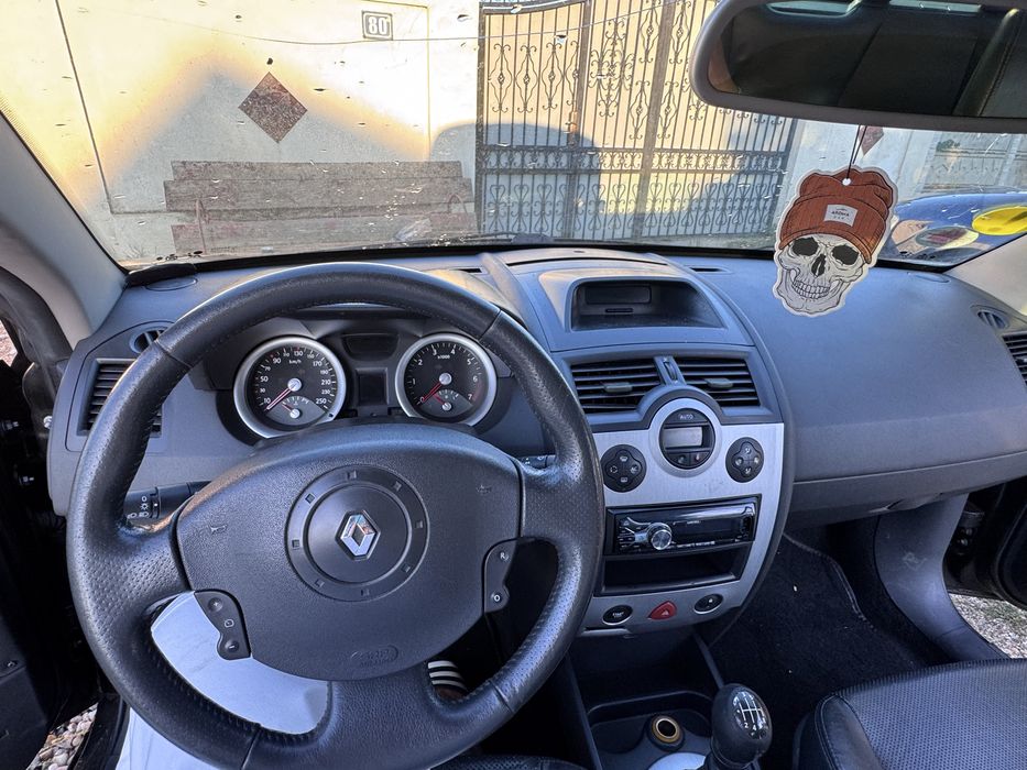 vând sau schimb megan 2 cabrio