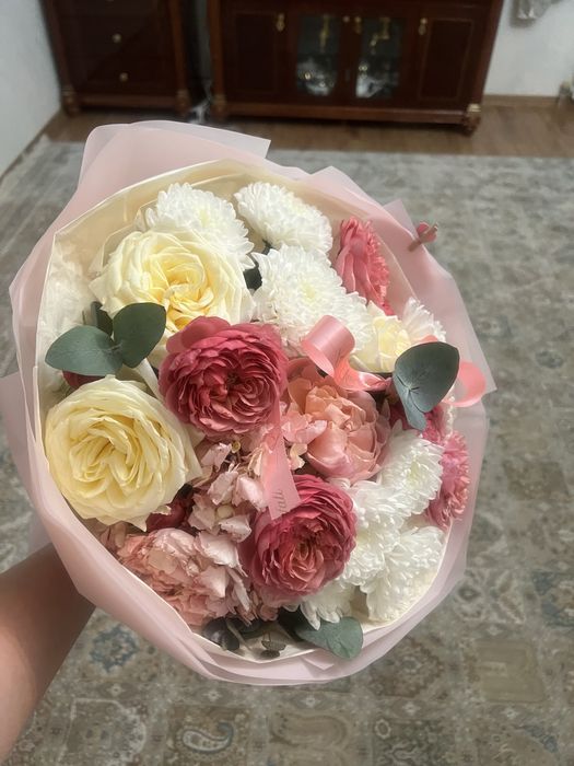 Свежий букет среднего размера