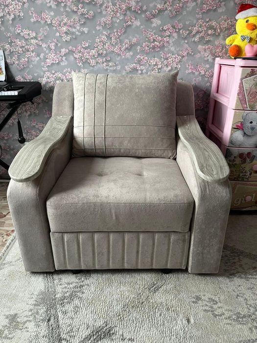 Продаются два кресла -кровати