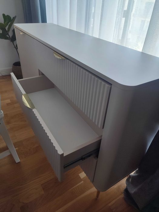 White gold detailed dulap