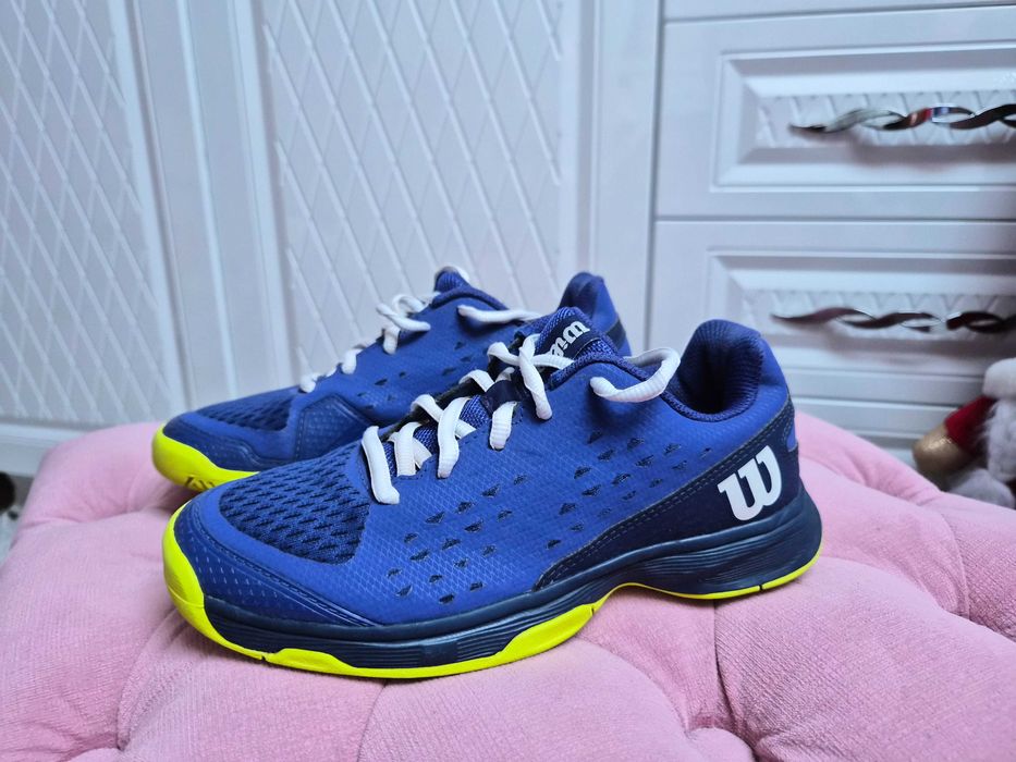 Продавам спортни обувки