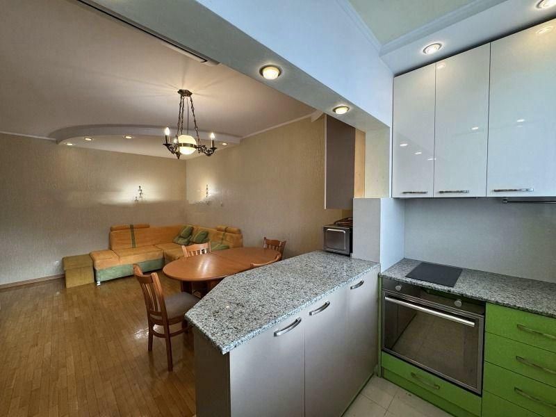 Дава се под наем Тристаен апартамент в София, Младост 1А - 68 кв.м за 698.19 € - Снимка #1