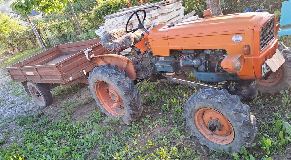 Vând tractor Fiat 215
