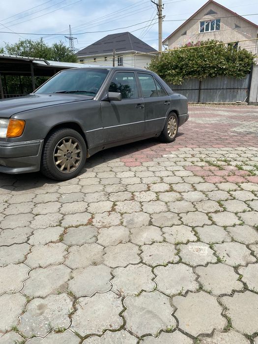 Продам Mercedes W124 2.6