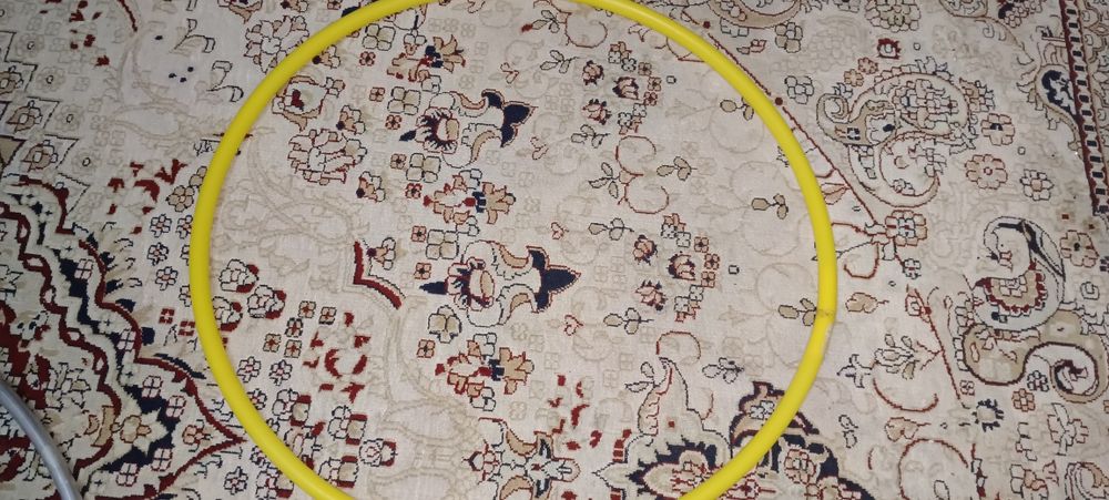 Продам 2 гимнастических обруча