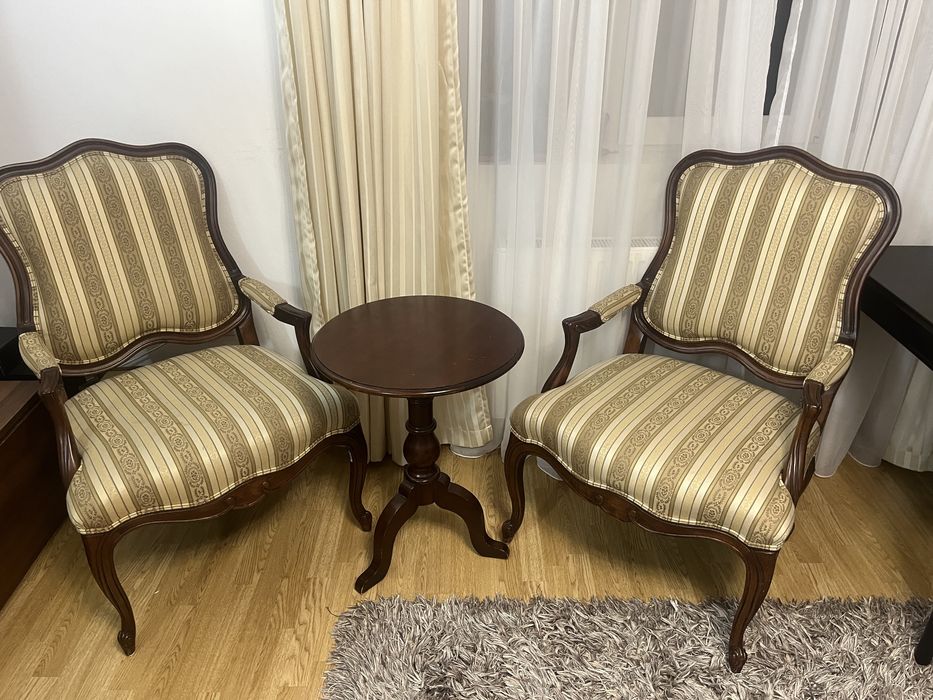 Vand set fotolii ,masuta lemn 4850 ron