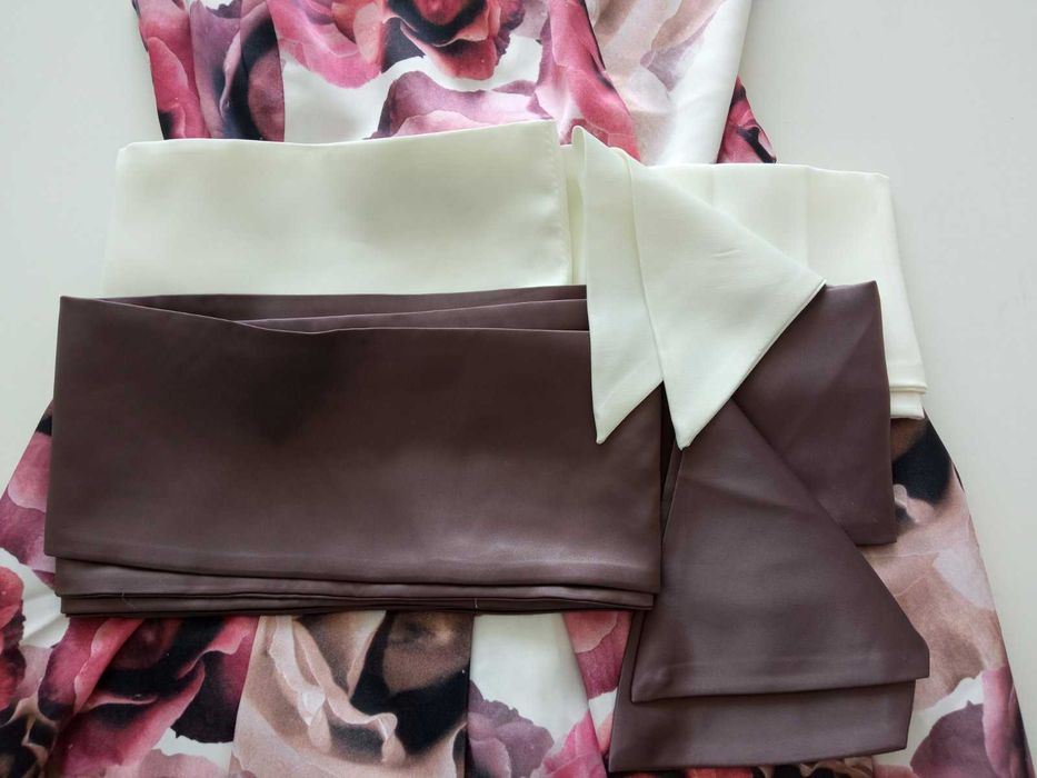 Дамска рокля за официални поводи