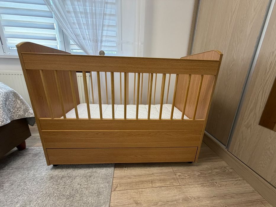 Vînd patut pentru bebe